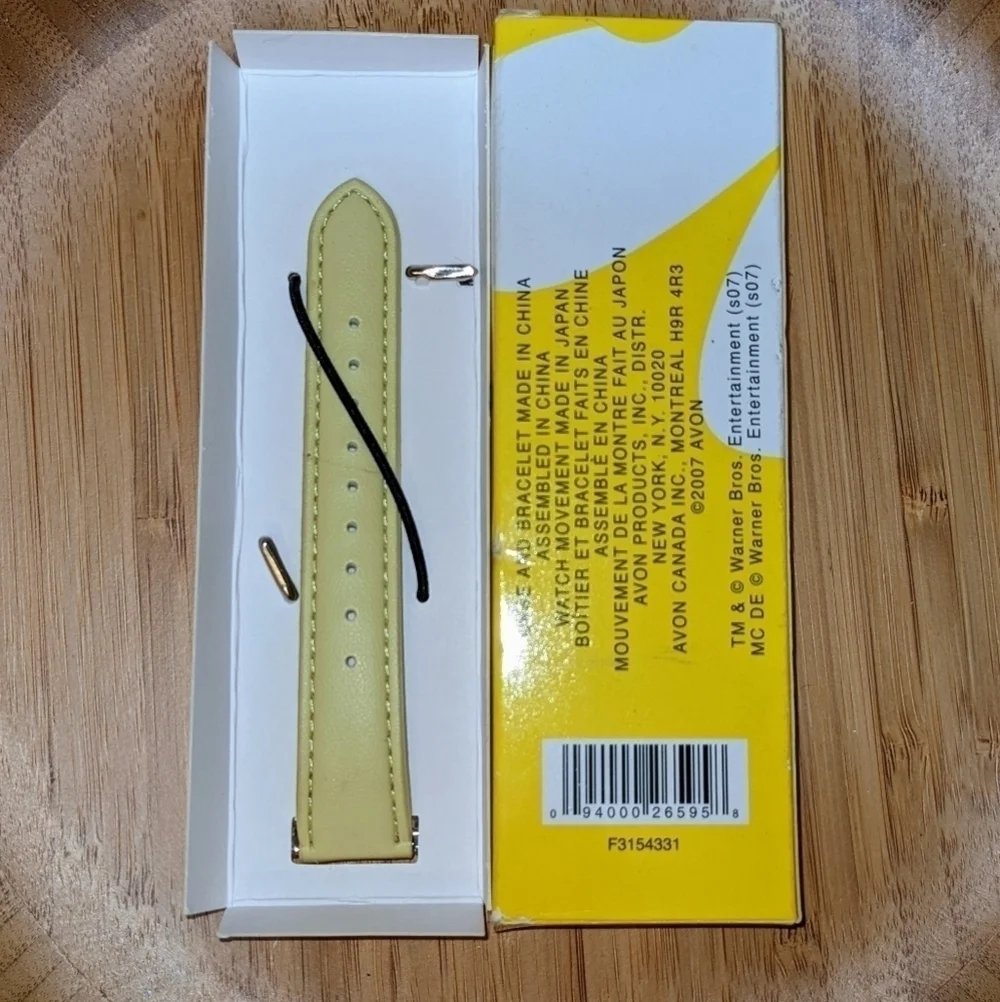 Yellow & Silver Tweety Bird Collectors Avon Watch 2007 NIB